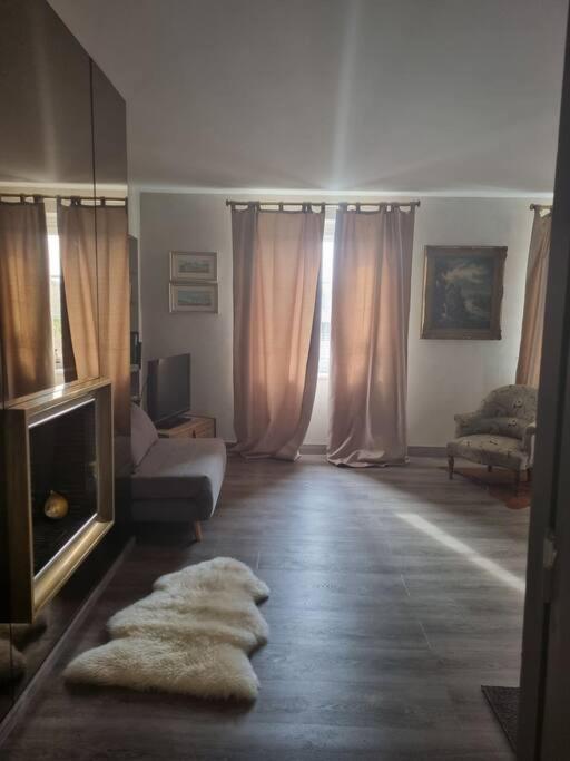 L'Ourse, Epinal,Tres Bel Appartement Quartier Port Extérieur photo